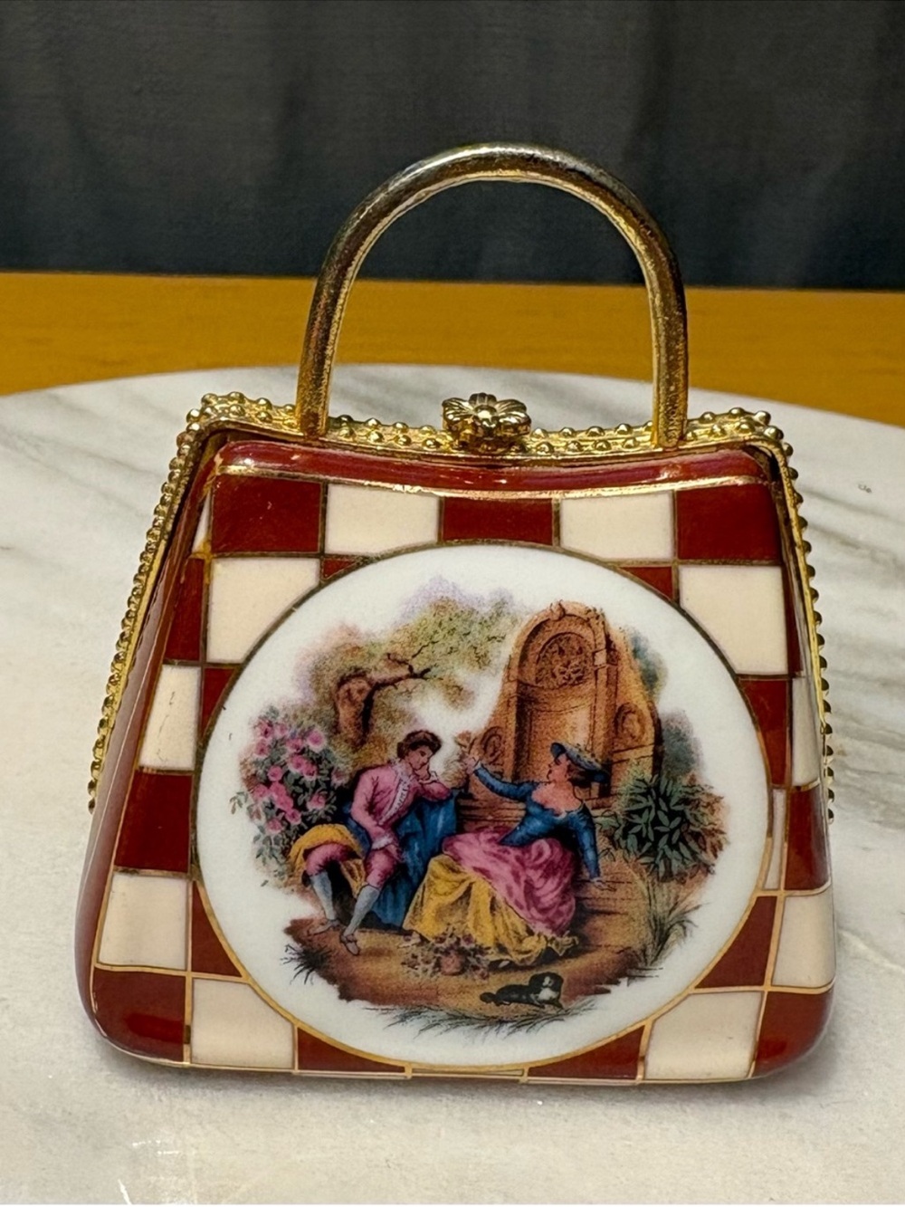 Vintage "My Treasure" Porcelain Purse Trinket Box –24K Gold Trim Victorian Scene - Picture 7 of 10